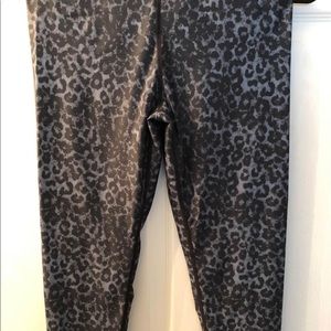 Stone Leopard Scrunchy Light n Luxe Leggings